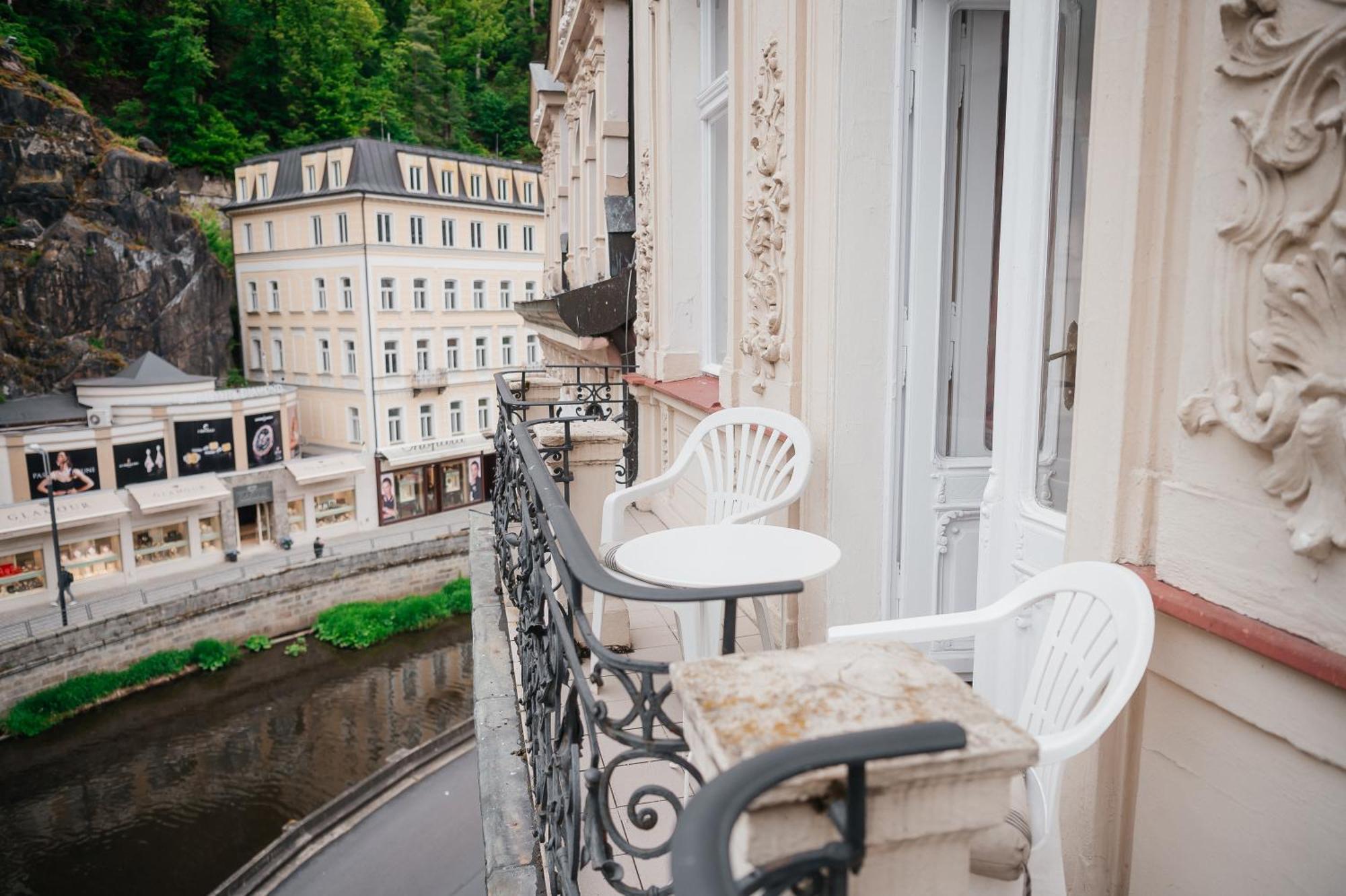 Alisa Hotel Karlovy Vary Exterior photo