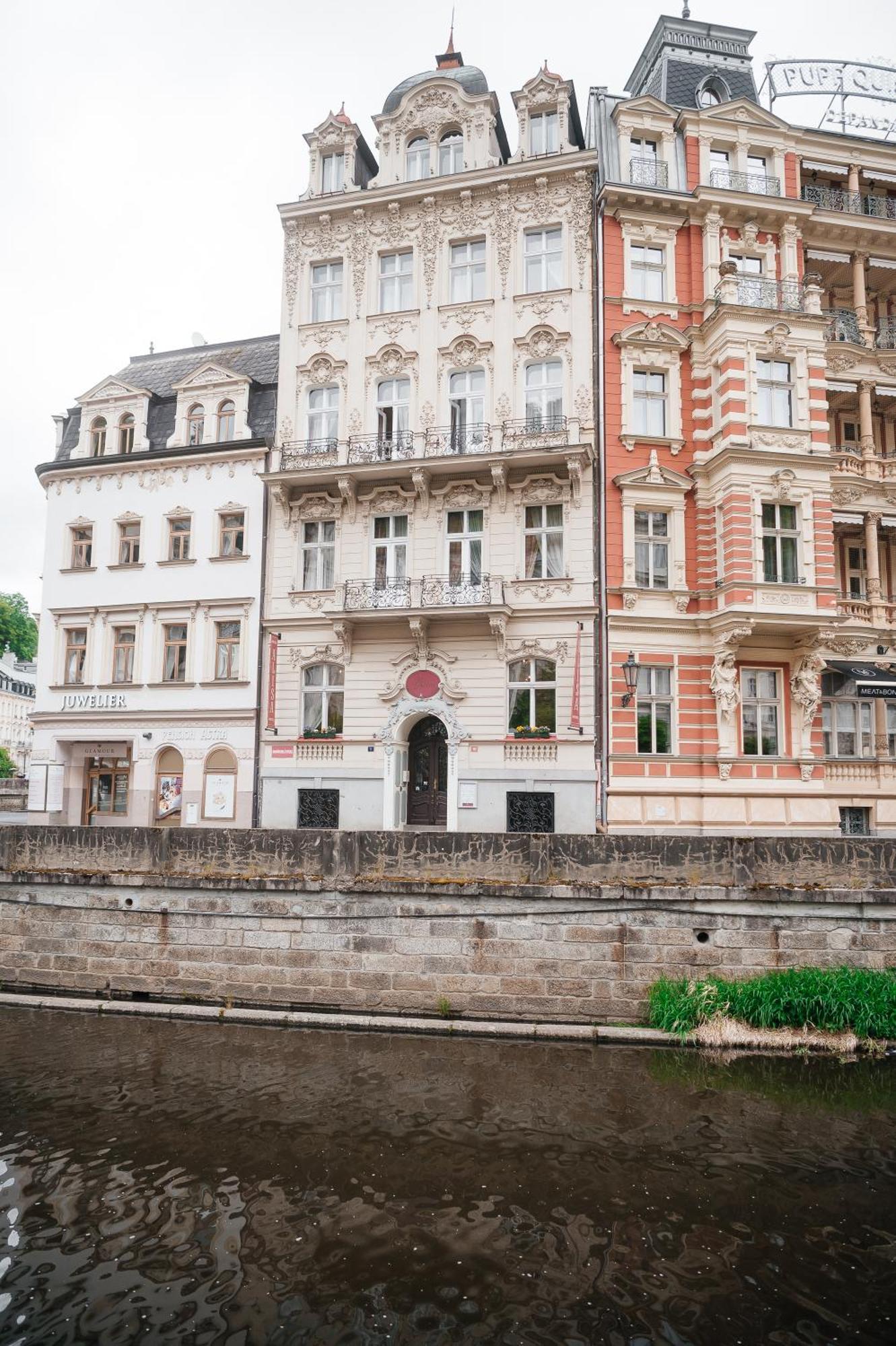 Alisa Hotel Karlovy Vary Exterior photo