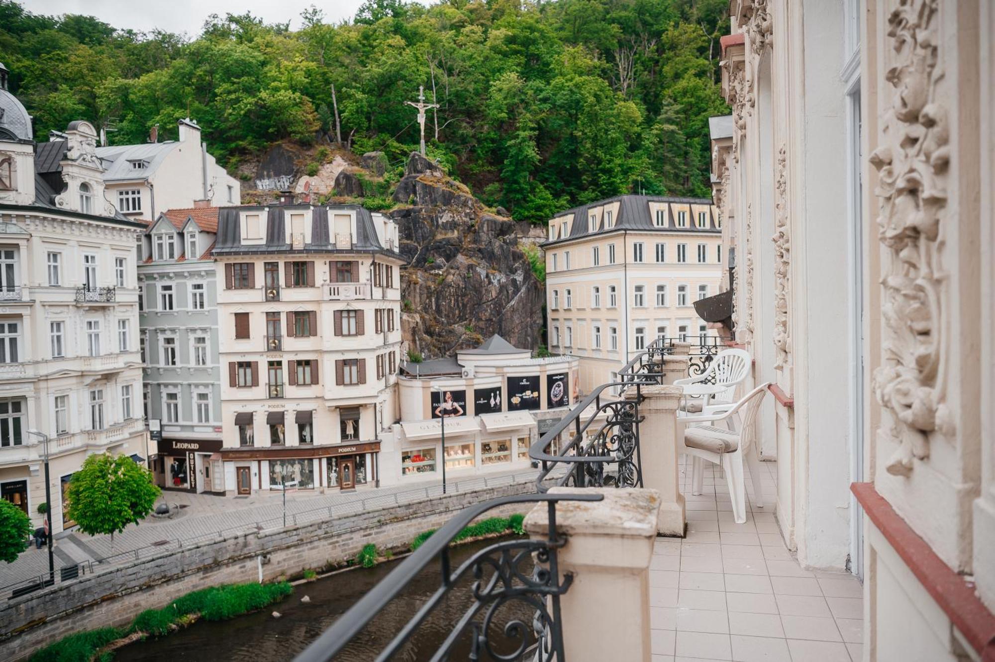 Alisa Hotel Karlovy Vary Exterior photo